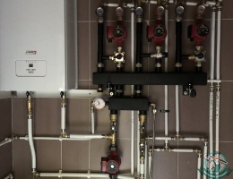 Монтаж электрического котла отопления в небольшом гостиничном домике